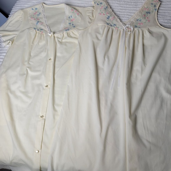 Vintage Lorraine Nightgown Robe Set Small Yellow Floral Embroidered Lace USA - Picture 10 of 10